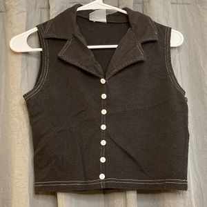 Vintage crop shirt with faux buttons and contrast stitching